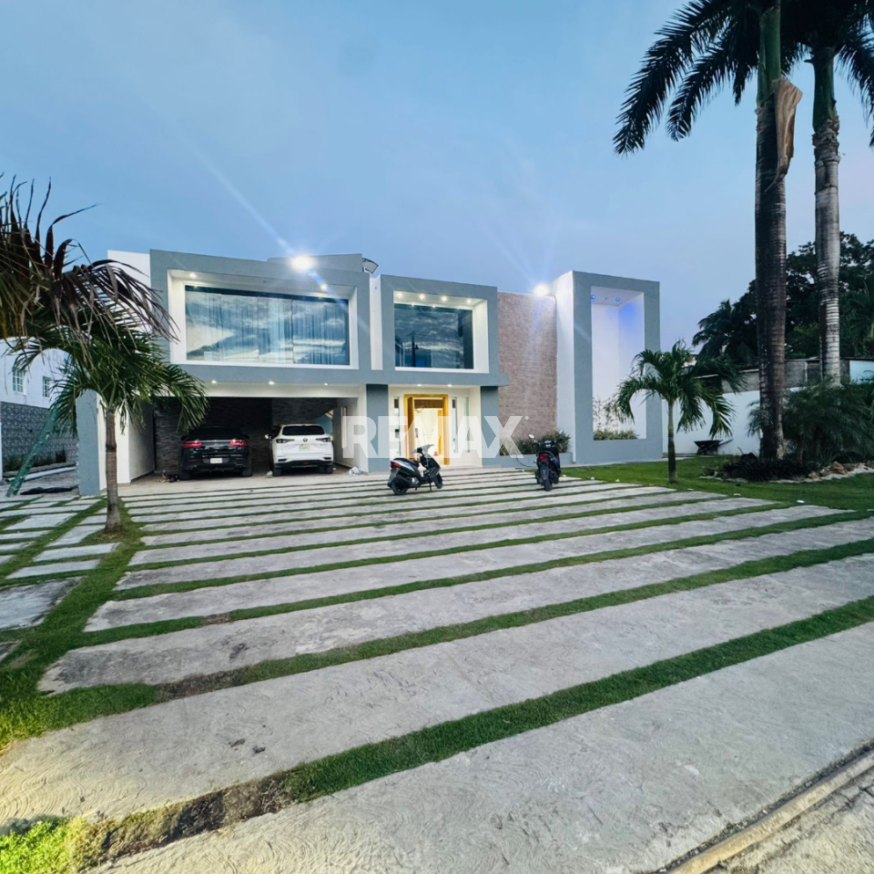 Casa en SAMANÁ LAS TERRENAS, CENTRO DEL PUEBLO
